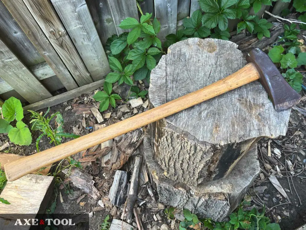 8lb Maul resting on a log