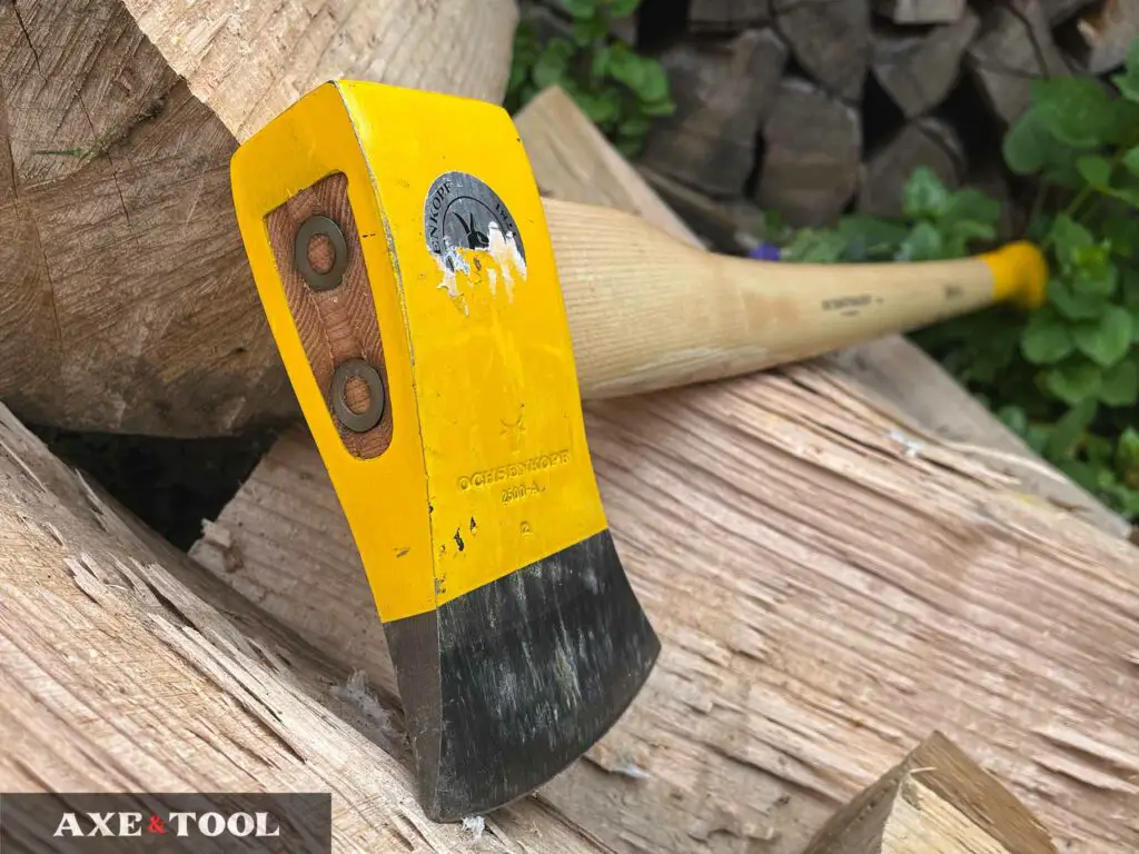 Ochsenkopf (oxhead) Spalt Fix Splitting Axe on a pile of split wood
